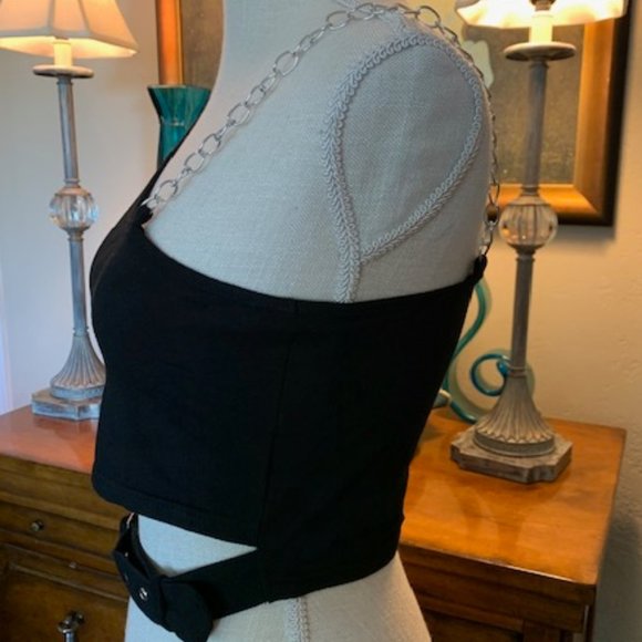 Zaful - Black knit crop top Size Medium with buckle and chain - Picture 4 of 10